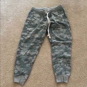 universal thread joggers